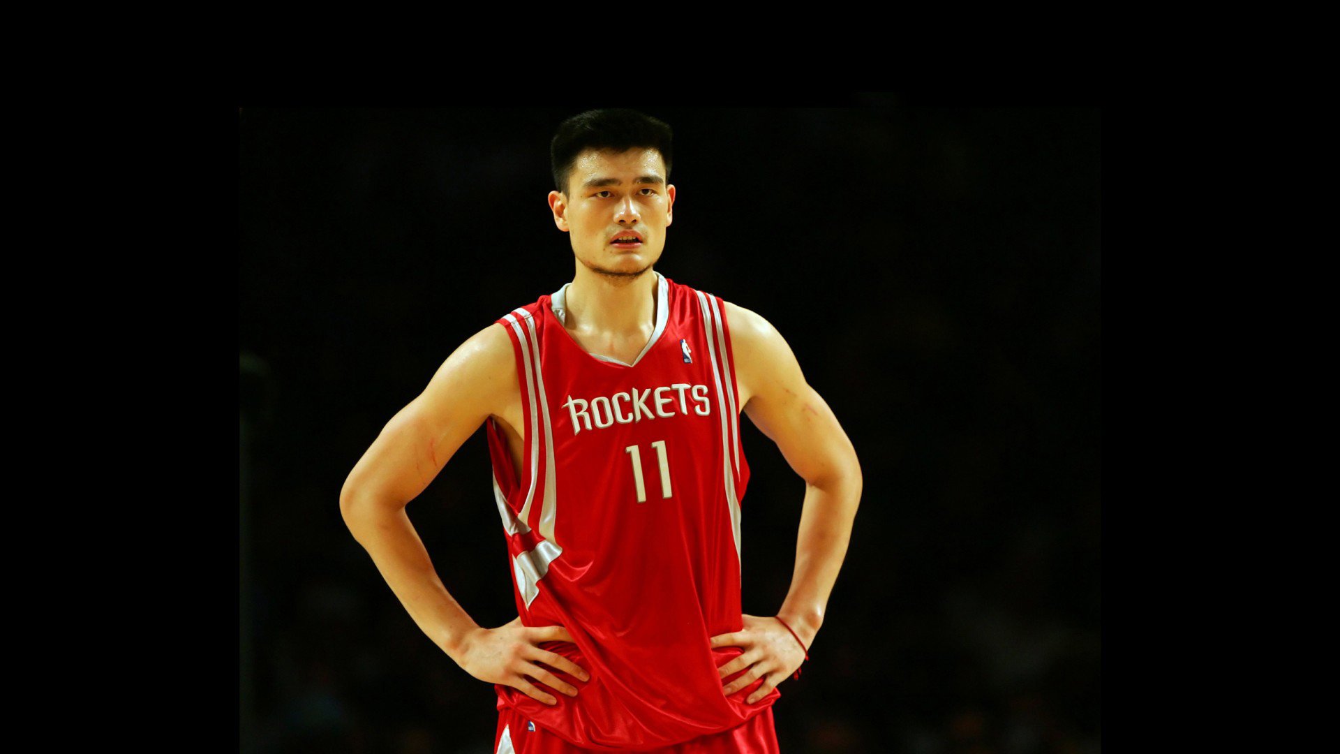 NBA总决赛激战正酣 勇士队逆转取胜扳平大比分